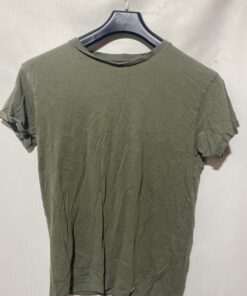 Zaļš vīriešu krekls